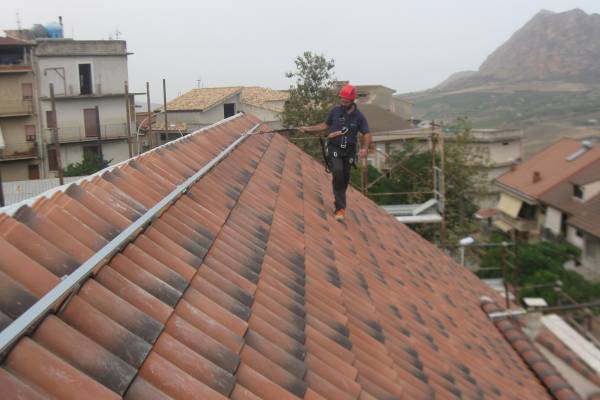 SYSTÈME À RAIL: La ligne de vie rigide