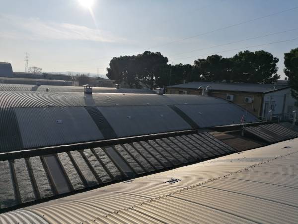 Linee vita Sicurlam e reti su copertura industriale