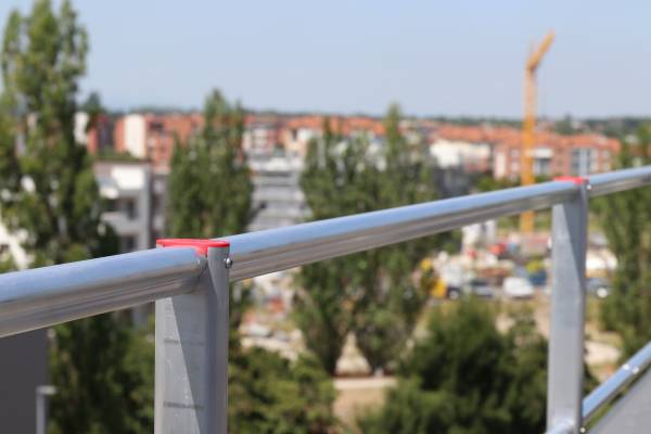 Permanente Brüstungen: Kollektive Sicherheit in der Höhe